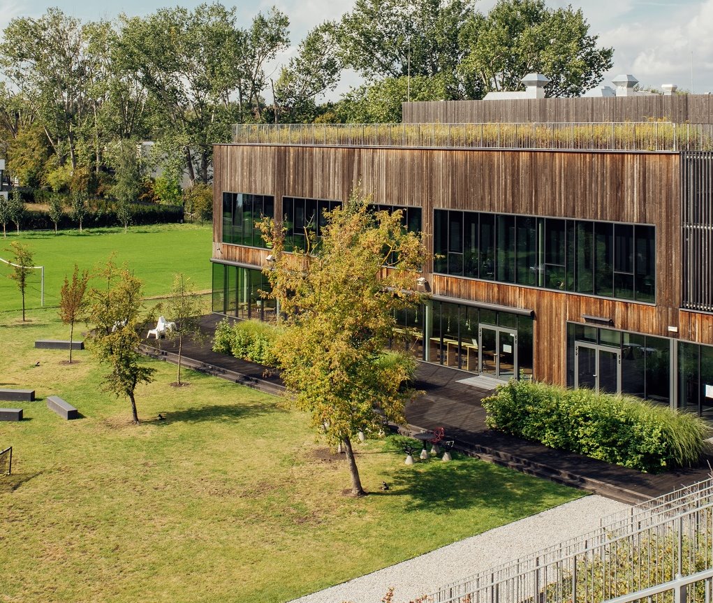 Akademeia High Shool Lyx Nyheter