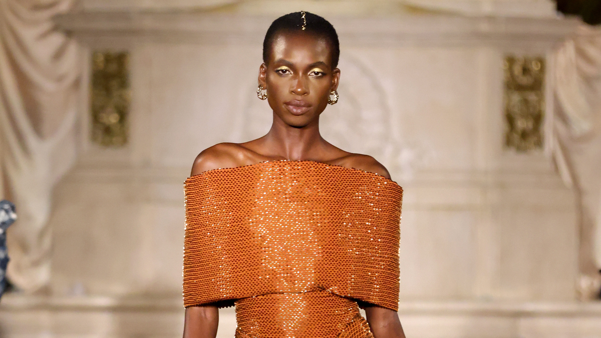 Christian Siriano med en kollektion som hämtad direkt från Dune