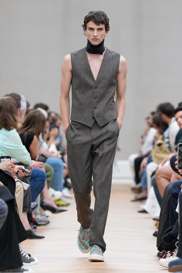 Jonathan Anderson f&ouml;r Dior10