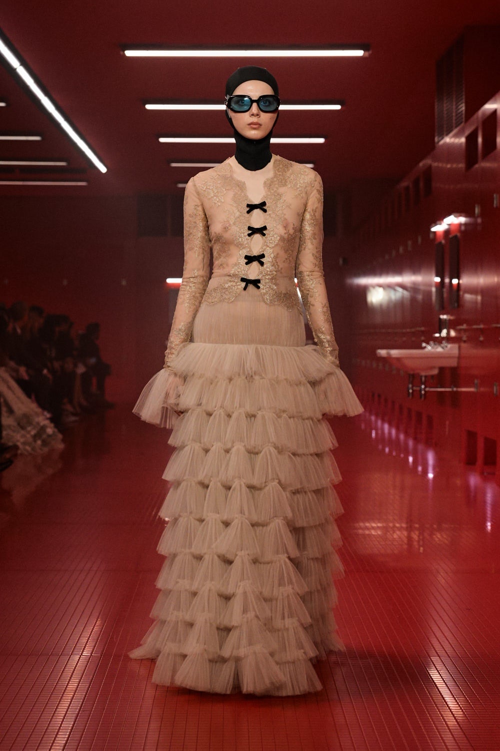 Den senaste Valentino-utställningen leker med intimitet