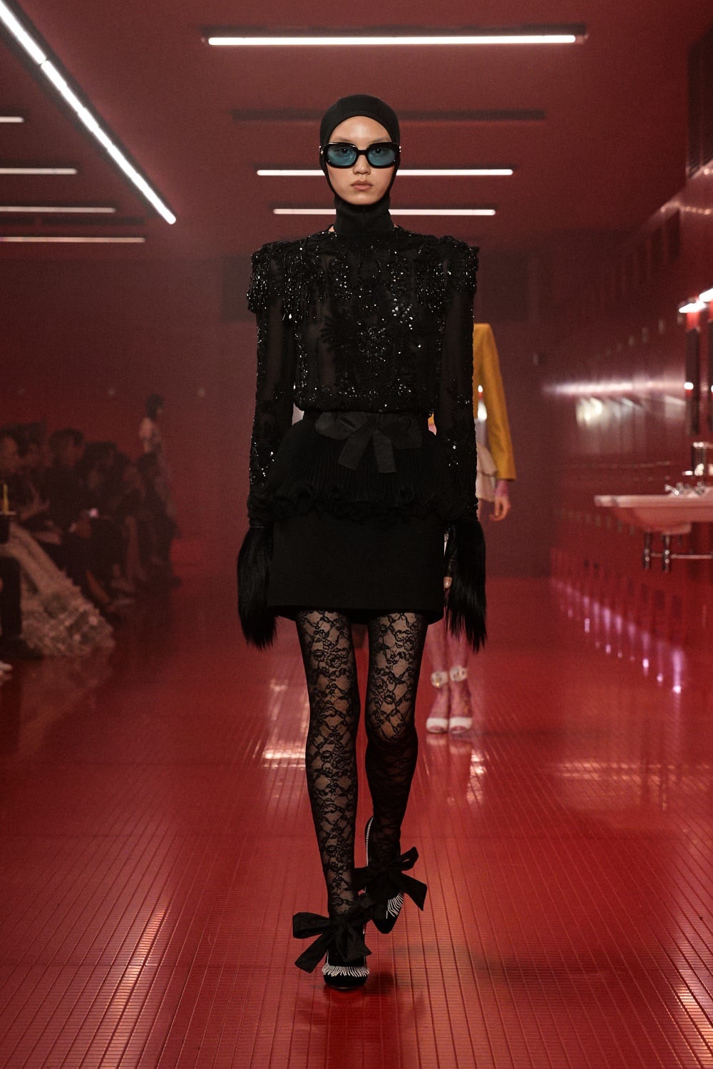 Den senaste Valentino-utst&auml;llningen leker med intimitet2