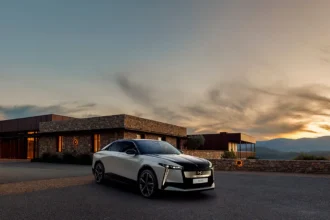 Ds N°8 Elektrisk Premium-Suv Med 750 Km Räckvidd Och Fransk Finess