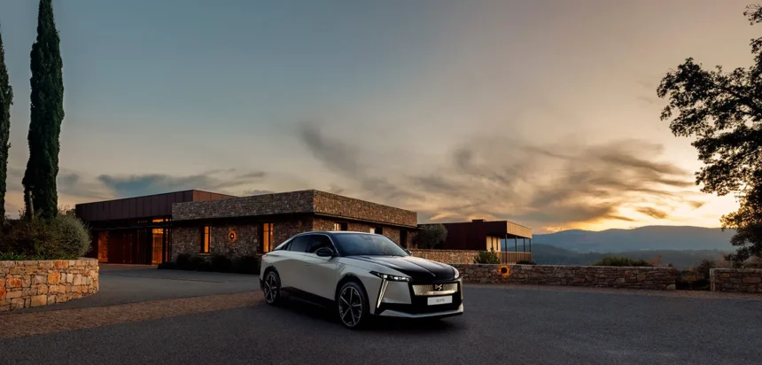 Ds N°8 Elektrisk Premium-Suv Med 750 Km Räckvidd Och Fransk Finess