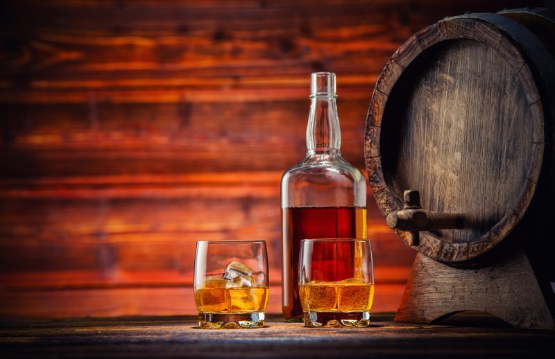 Hur man k&ouml;per ett fat ung whisky